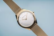 Foto de Reloj ultra slim dorado 31mm