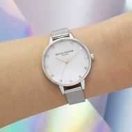 Foto de Reloj Olivia Burton Clásico malla blanca y plateada de 34 mm