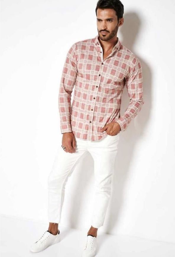 Foto de Camisa cuadro ventana coral y crema