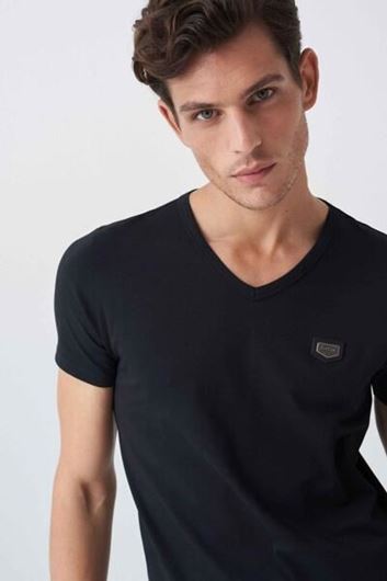 Picture of Camiseta cuello V Lycra en negro con detalle metal Salsa jeans 