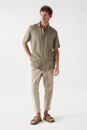 Picture of Pantalón chino corte straight color beige medio