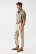 Picture of Pantalón chino corte straight color beige medio