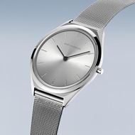 Picture of Reloj unisex ultra slim esfera y malla plateada 39mm