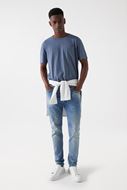 Foto de Camiseta manga corta azul medio de algodón y lino con bolsillo