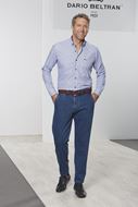 Foto de Pantalón chino con forro interior franela regular fit azul denim