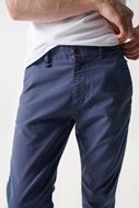 Foto de Pantalón chino slim azul oscuro