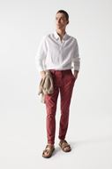 Foto de Pantalon chino rosa slim fit