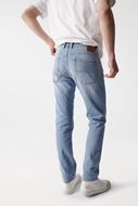 Foto de Pantalón vaquero azul medio slim fit