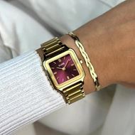 Foto de Reloj Gracieuse dorado con esfera burdeos