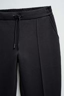 Foto de Pantalón jogger regular fit color gris oscuro