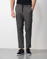 Foto de Pantalón sport micro pata de gallo negro y beige