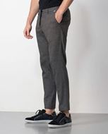 Foto de Pantalón sport micro pata de gallo negro y beige