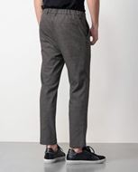 Foto de Pantalón sport micro pata de gallo negro y beige