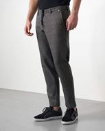 Foto de Pantalón sport micro pata de gallo negro y beige