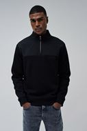 Foto de Sudadera cuello cremallera negra