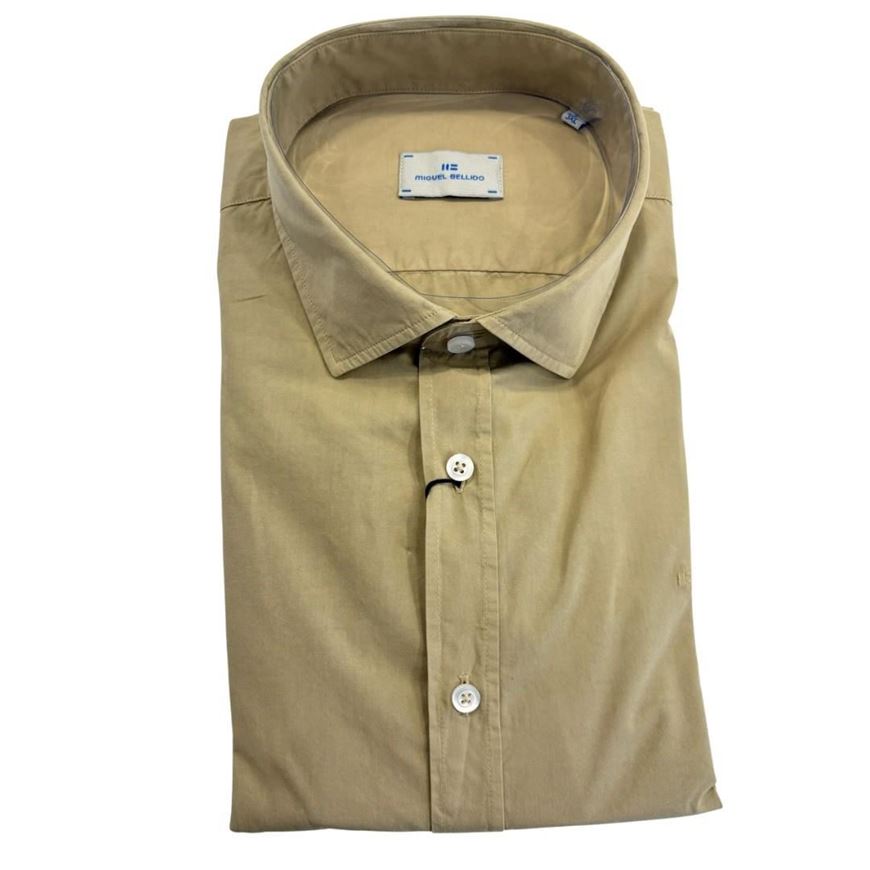 Foto de Camisa regular fit color caqui