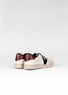 Foto de Sneaker Victoria x Harper beige y marino