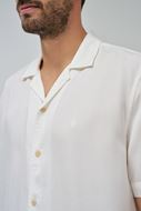 Foto de Camisa manga corta en denim ligero color blanco