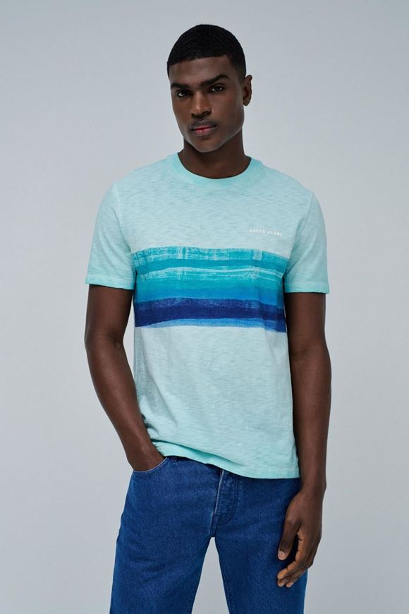 Foto de Camiseta azul agua estampado olas de mar