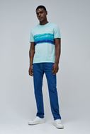 Foto de Camiseta azul agua estampado olas de mar