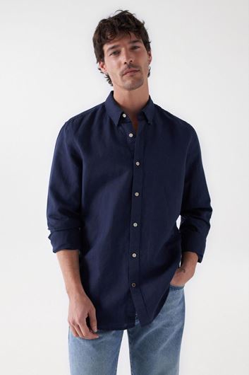 Foto de Camisa regular fit en mezcla de lino azul marino