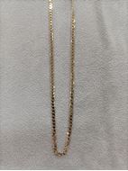 Foto de Cadena oro amarillo 18kt eslabón barbado lapidado 2,5mm, longitud 50cm