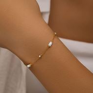 Picture of Pulsera de plata baño de oro con circonitas baguette