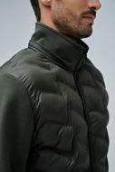 Foto de Chaqueta acolchada con cremallera color verde