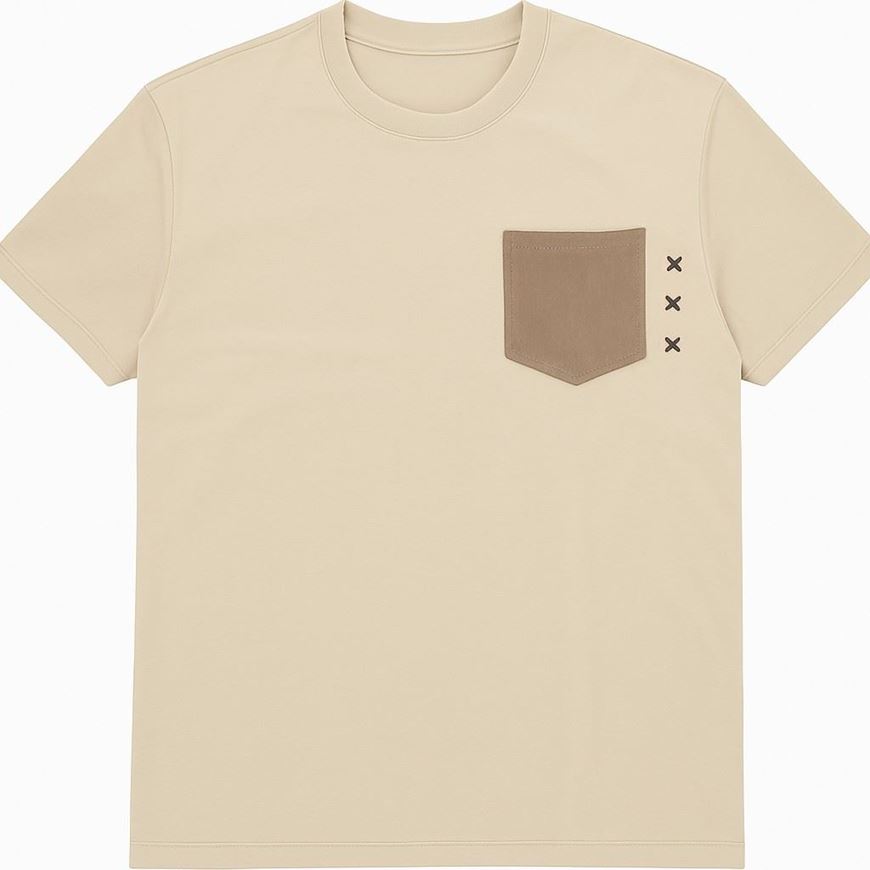 Foto de Camiseta beige con bolsillo de ante color visón