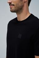 Foto de Camiseta con Textura Regular Fit Color Negro