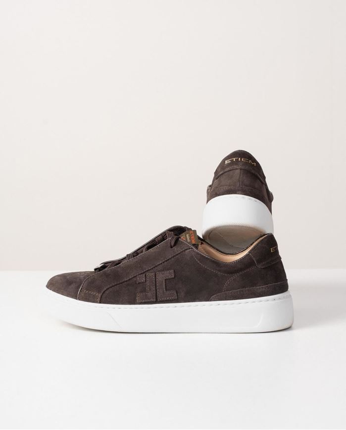Picture of Zapatillas de serraje marrón con suela blanca