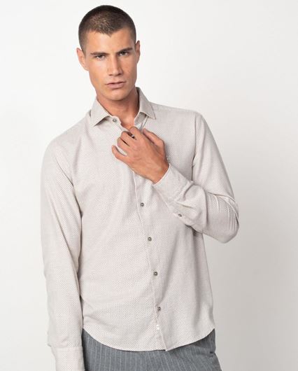 Foto de Camisa sport slim fit microestampado arena y marrón