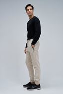Foto de Pantalón Jogger Slim Fit Beige para Hombre