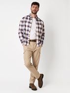 Foto de Camisa estampado cuadros tonos cálidos