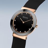 Foto de Reloj Bering mujer malla negra y esfera bicolor 34mm