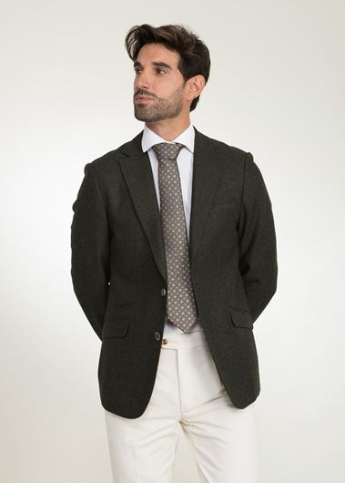 Foto de Americana regular fit verde con solapa sencilla y bolsillos inclinados