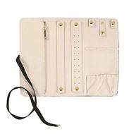 Foto de Estuche enrollable para joyas con forro sintético y estampado de corazones negros, con pespuntes