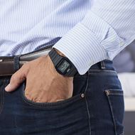 Foto de Reloj hombre retro negro digital