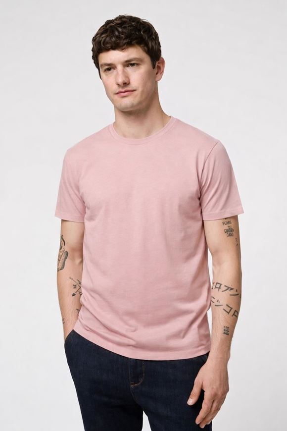 Foto de Bermuda rosa empolvado