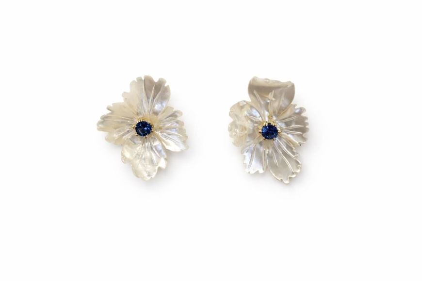 Foto de Pendientes oro amarillo 18kt flor de nácar con circonita azul 