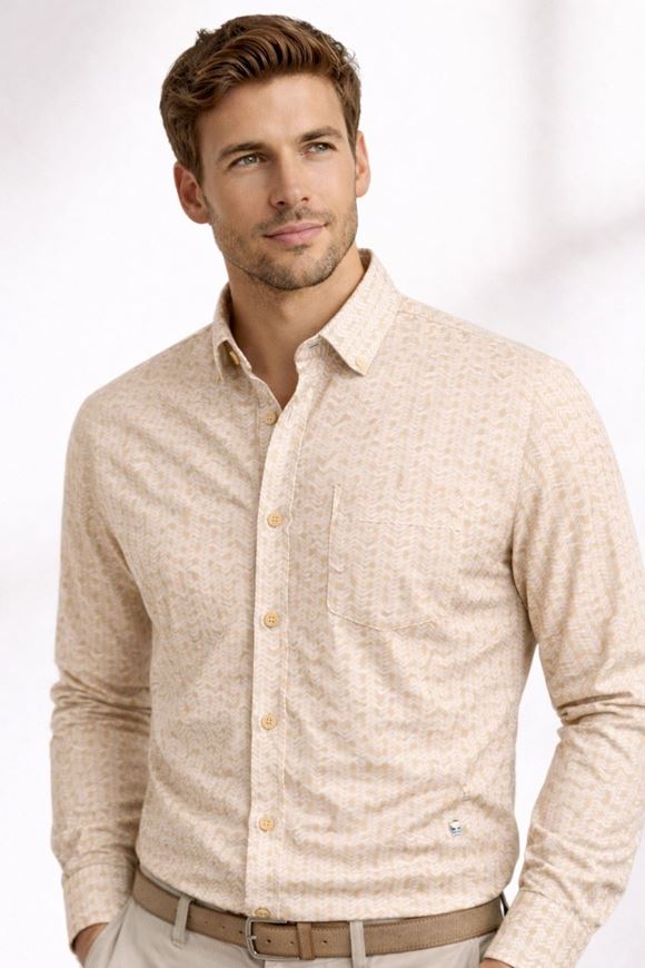 Foto de Camisa Regular Fit estampado espiga beige