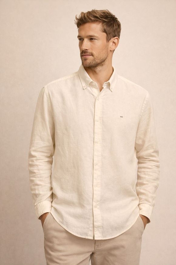 Foto de Camisa de lino color marfil