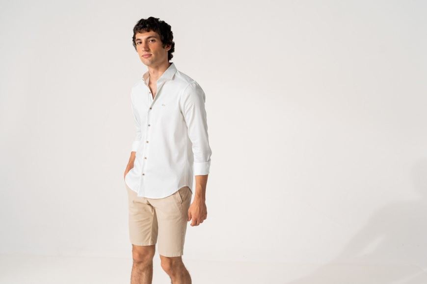 Foto de Camisa blanca estsampado piñas mini