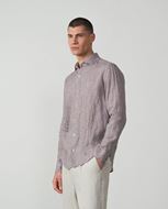 Foto de Camisa sport relaxed fit en lino estampado de florecitas