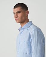 Foto de Camisa a rayas bambula celeste y blanco