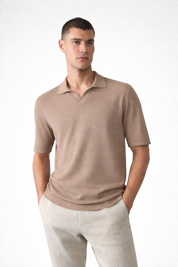 Foto de Polo de punto manga corta color avellana