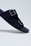 Foto de Sandalias de antelina azul con hebilla