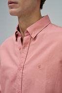 Foto de Camisa regular fit rosa mezcla lino y algodón