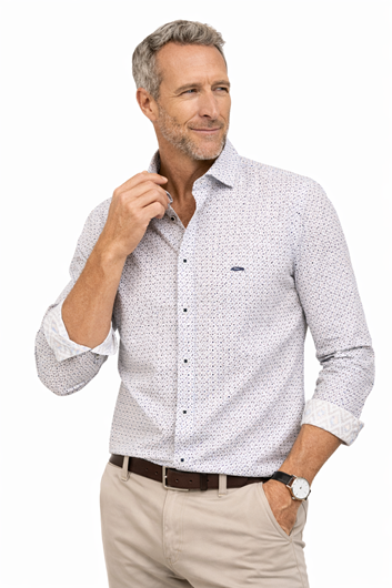 Foto de Camisa blanca con microestampado slim fit