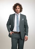 Foto de Traje verde medio corte slim fit